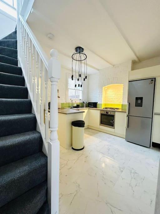 Elegant House In Stratford Apartamento Londres Exterior foto