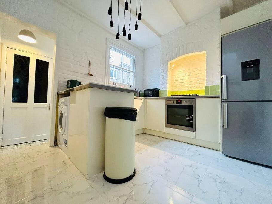 Elegant House In Stratford Apartamento Londres Exterior foto