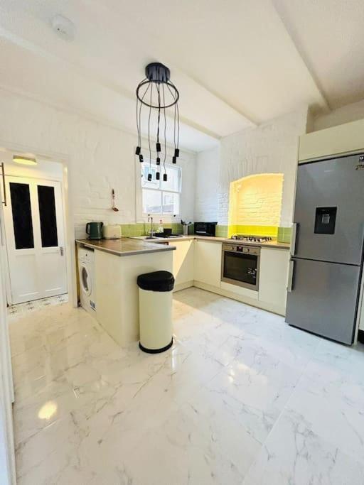 Elegant House In Stratford Apartamento Londres Exterior foto